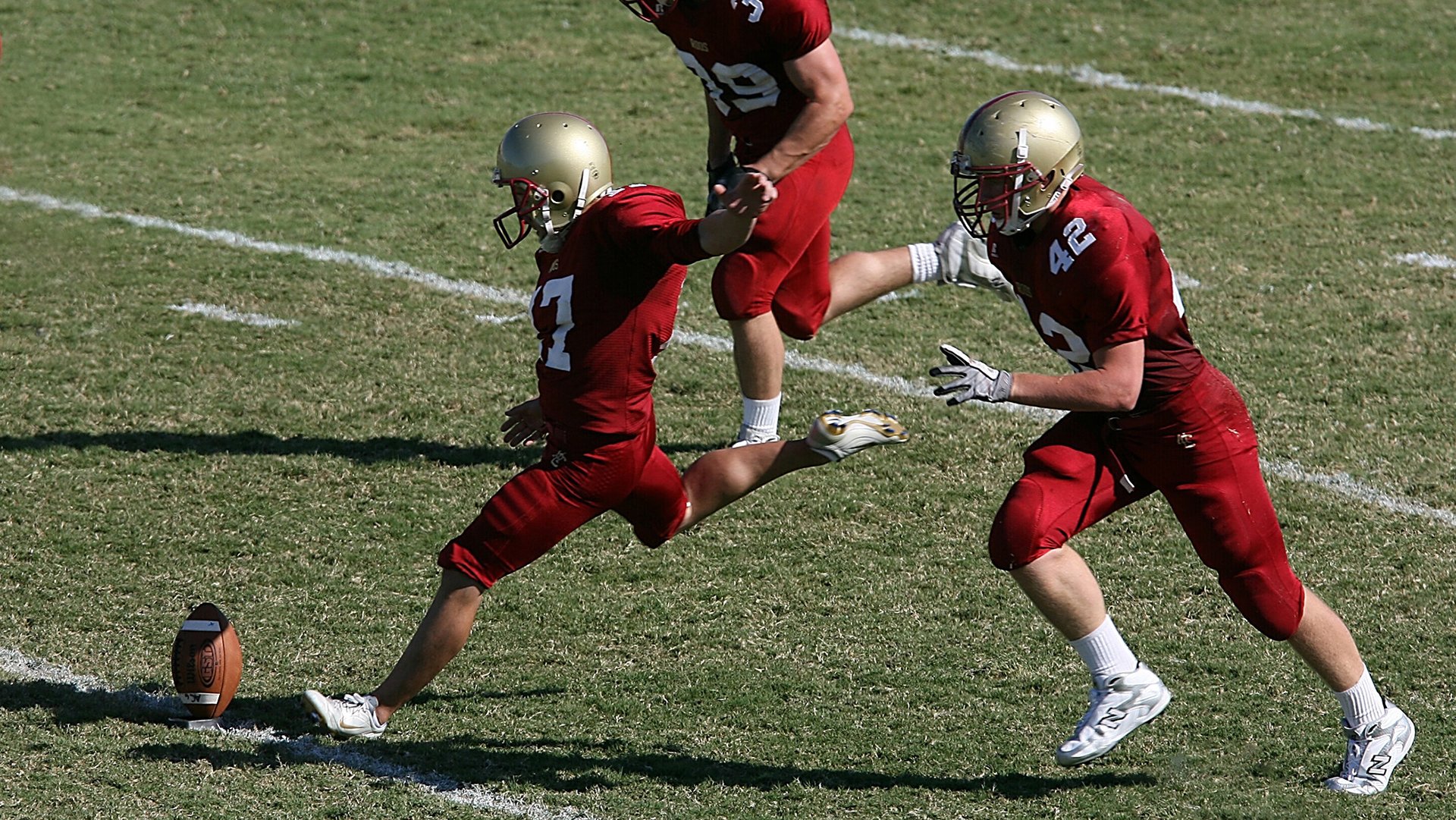 《电竞游戏平衡性调整：影响比赛格局的关键因素》，游戏 平衡